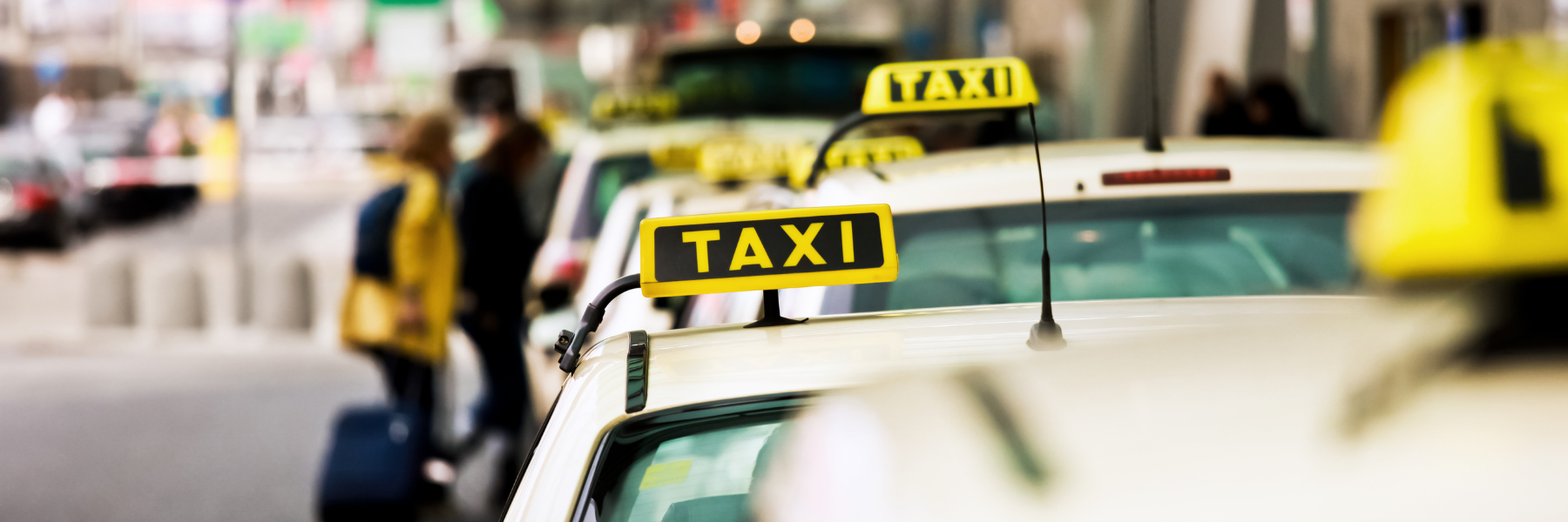 Local Frankston cab ready for pickup service